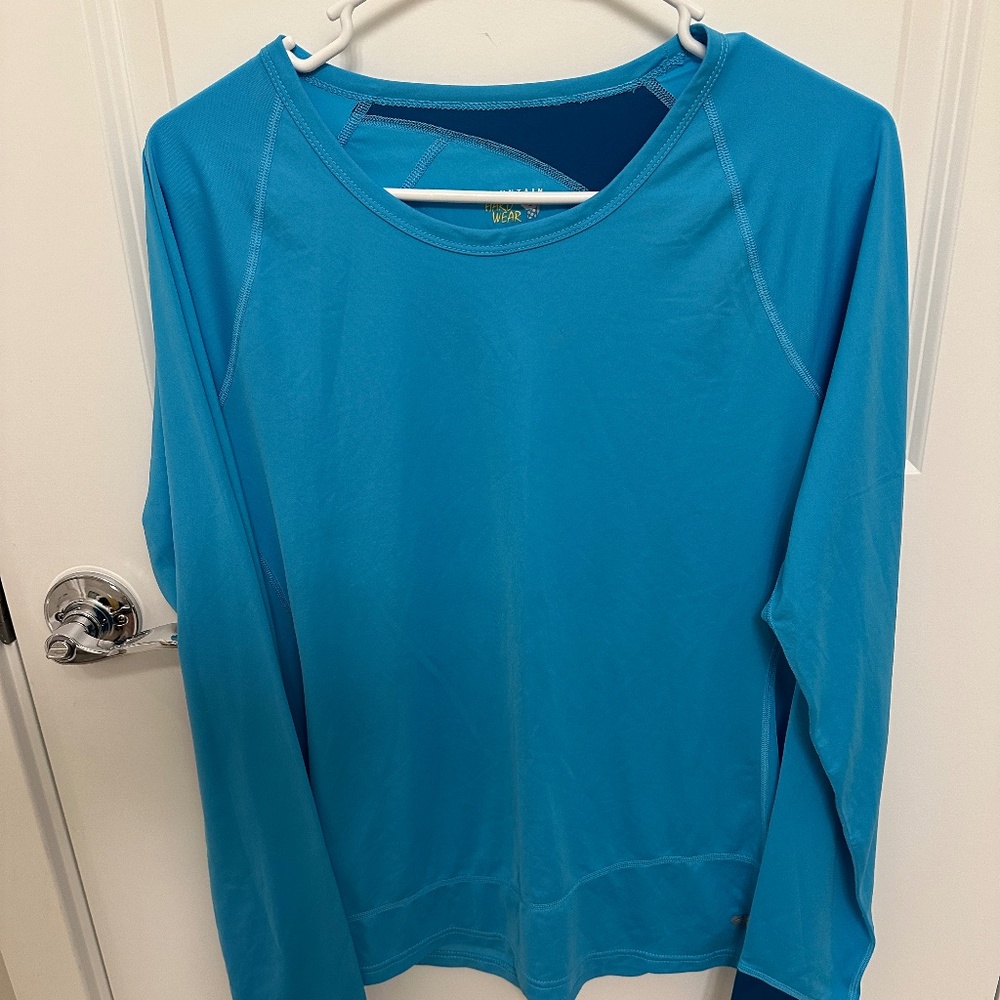 Mountain Hardwear Women's Long Sleeve Active Shirt, Size Large - Blue